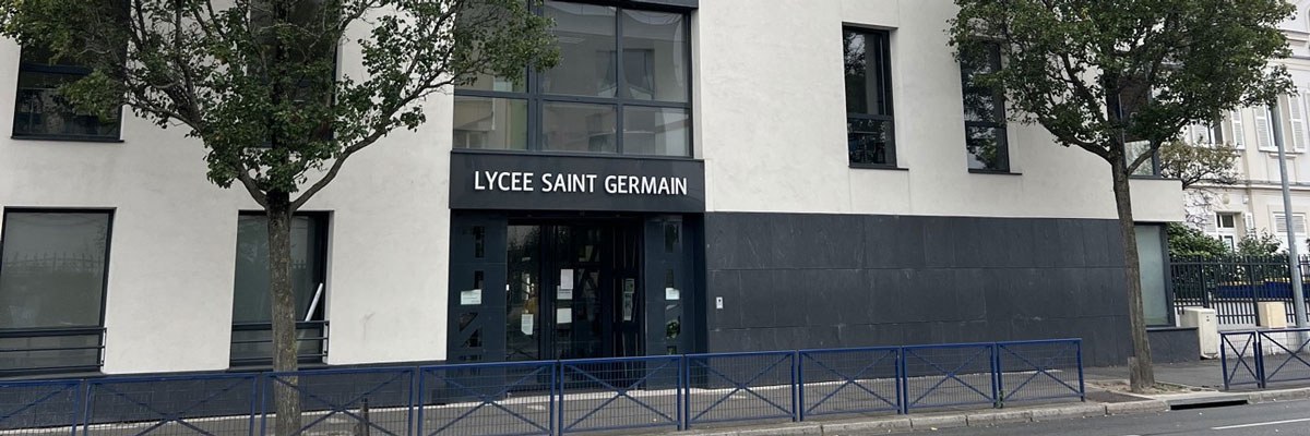 Façade du lycée - nom de l’école